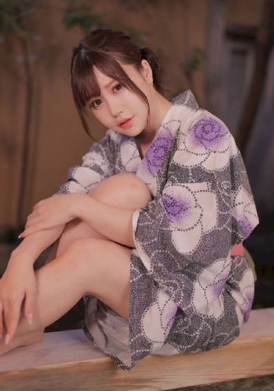 他掀开裙子舌头伸进去在线观看