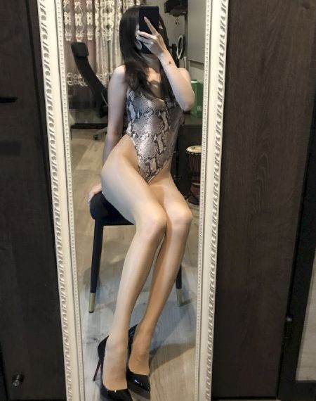 撞击成熟美妇老师后臀