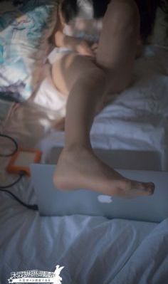 赤裸狂奔